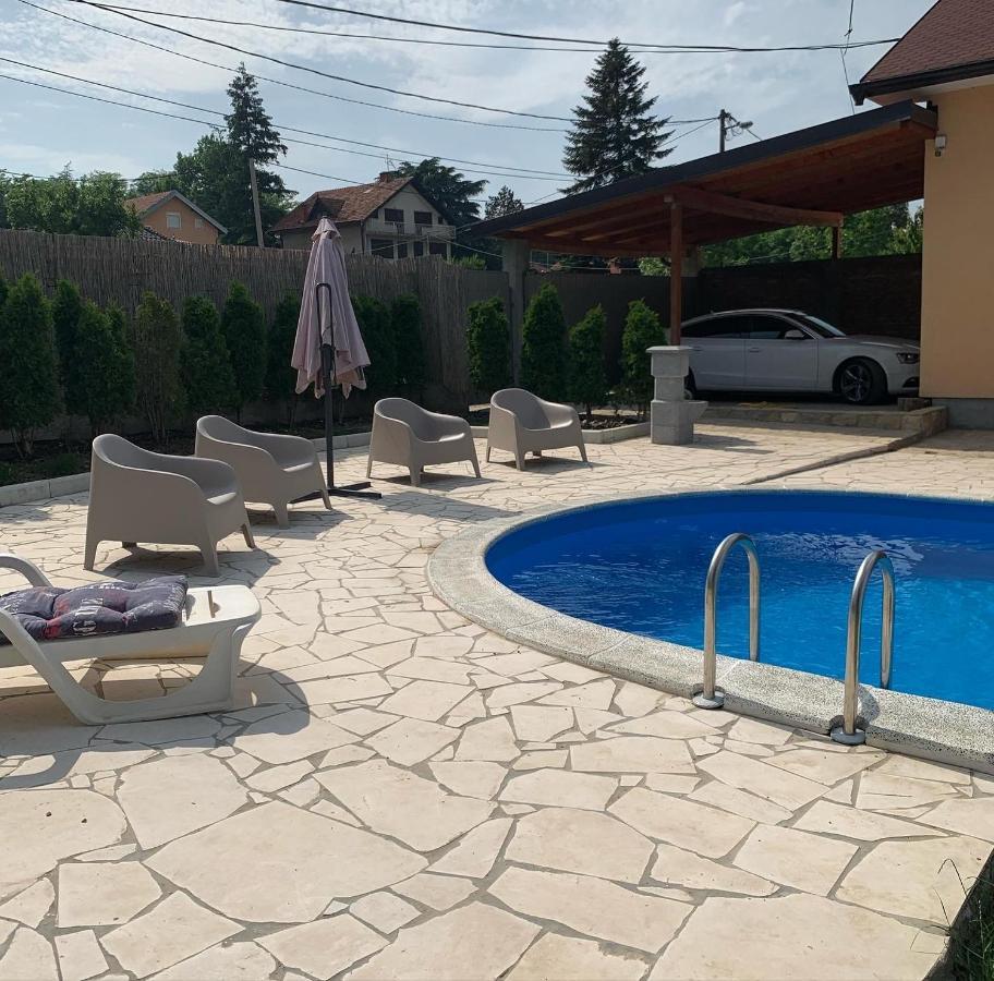 Mika'S Poolhouse Villa Belgrad Exteriör bild