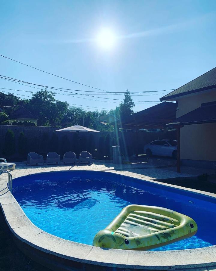 Mika'S Poolhouse Villa Belgrad Exteriör bild