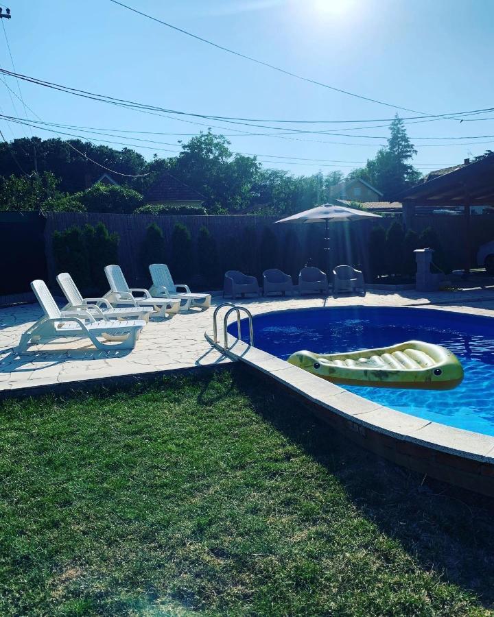 Mika'S Poolhouse Villa Belgrad Exteriör bild
