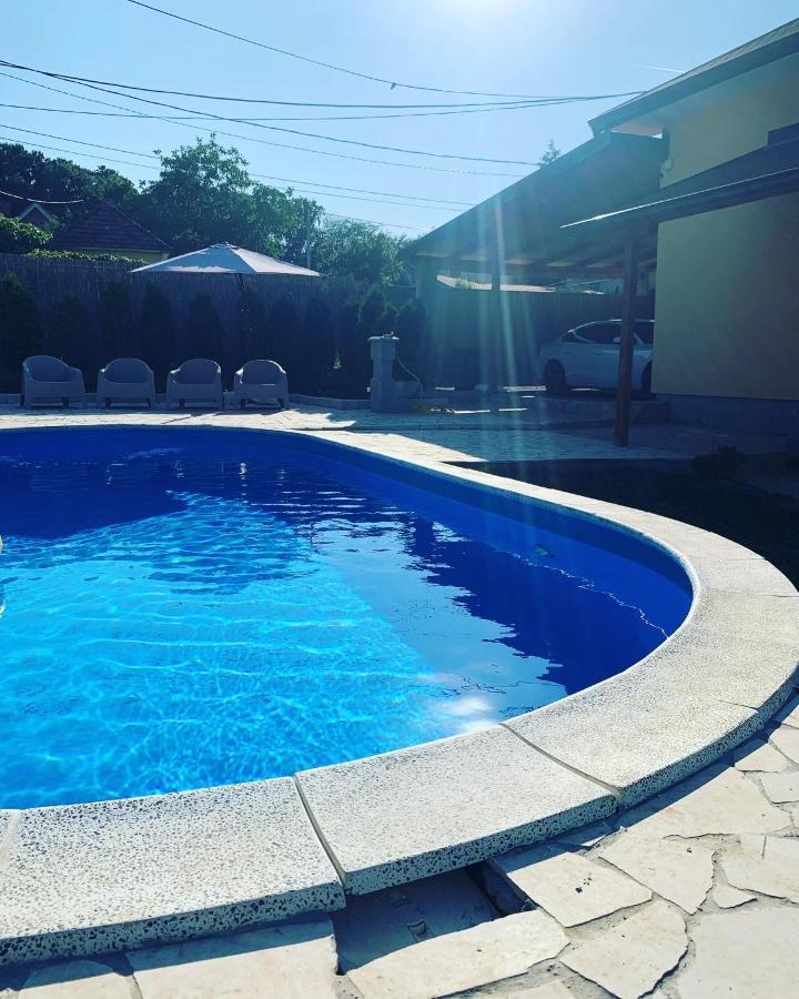 Mika'S Poolhouse Villa Belgrad Exteriör bild