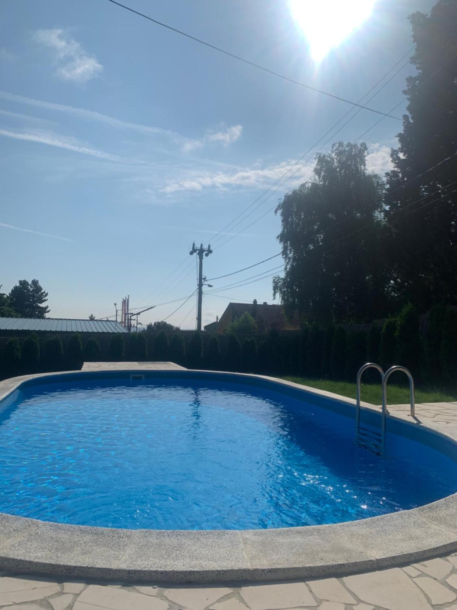 Mika'S Poolhouse Villa Belgrad Exteriör bild